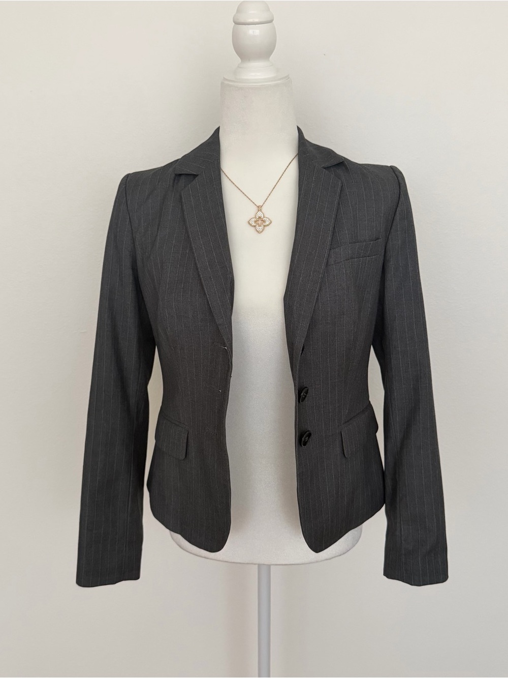 Calvin Klein Charcoal Gray Pinstripe Tailored Blazer Jacket Size 2